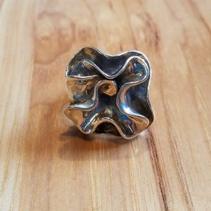 Retired Silpada .925 Sterling Silver blooming flower ring